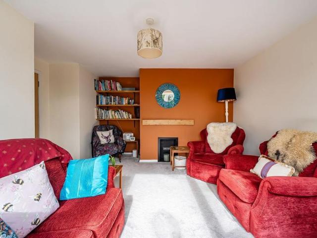 2 bedroom maisonette to rent