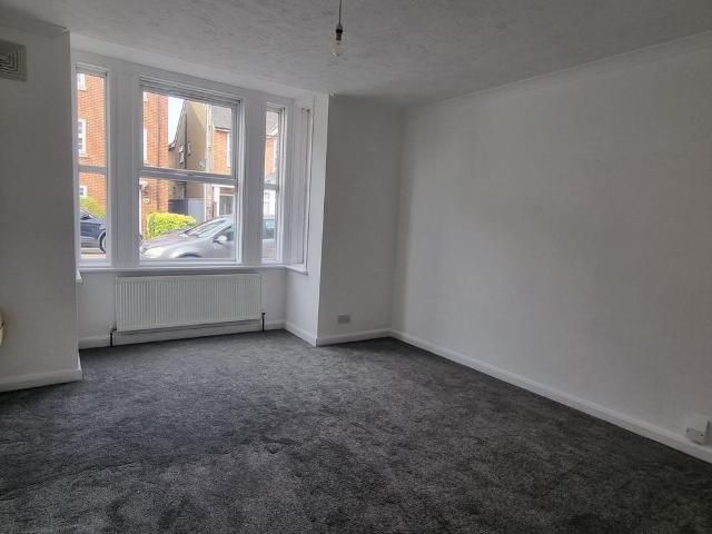 2 bedroom maisonette to rent