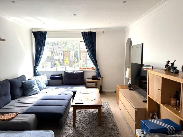 2 bedroom maisonette to rent