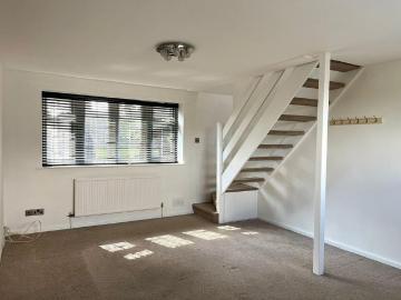 2 bedroom maisonette to rent