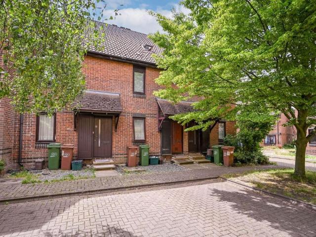 2 bedroom maisonette to rent