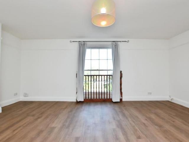2 bedroom maisonette to rent