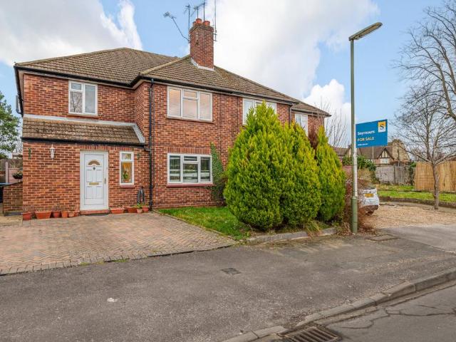 2 bedroom maisonette for sale