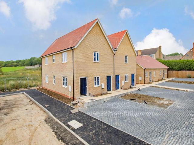 2 bedroom maisonette for sale