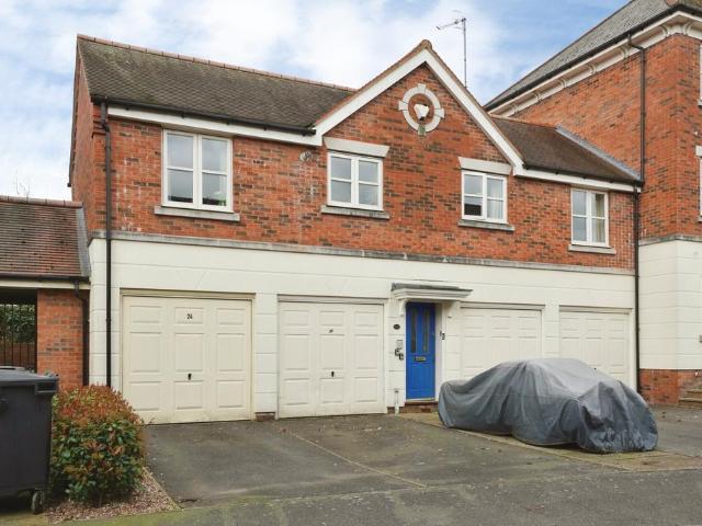 2 bedroom maisonette for sale