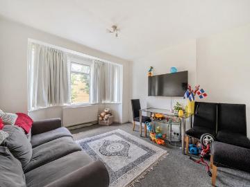 2 bedroom maisonette for sale