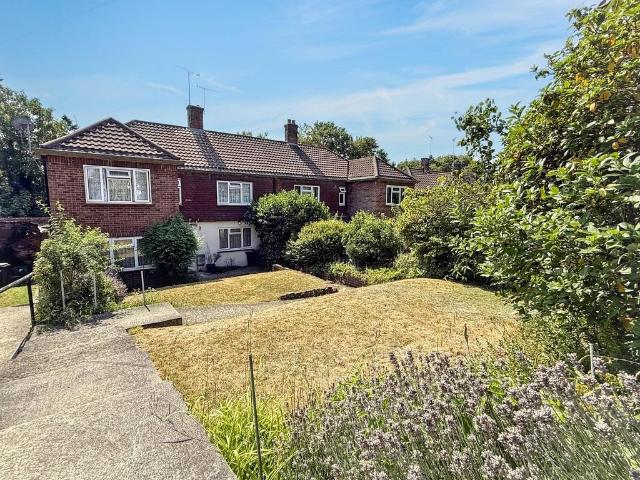 2 bedroom maisonette for sale