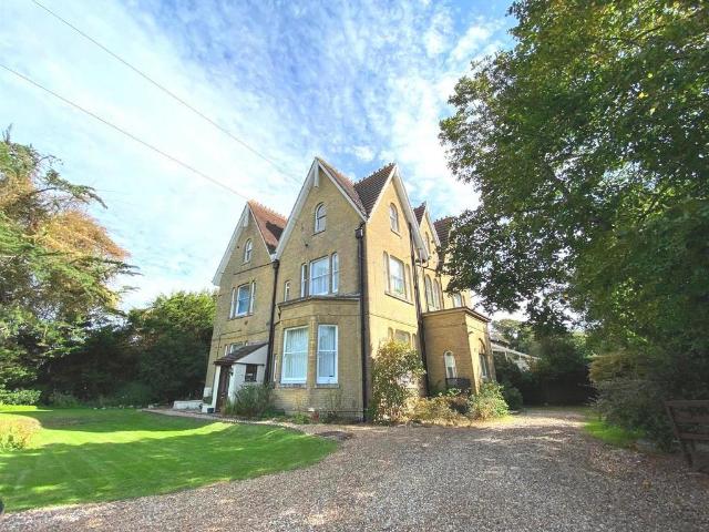 2 bedroom maisonette for sale