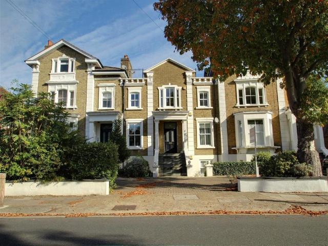 2 bedroom maisonette for sale
