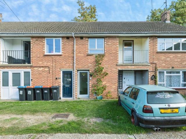 2 bedroom maisonette for sale