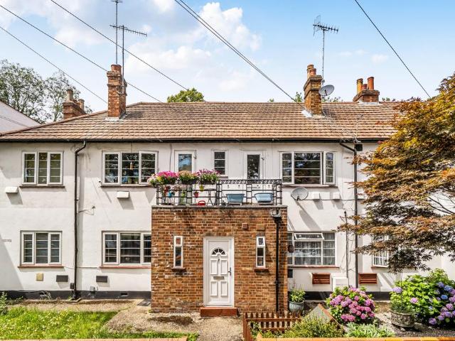 2 bedroom maisonette for sale