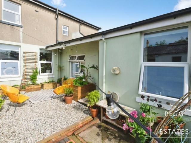 2 bedroom coach house for sale