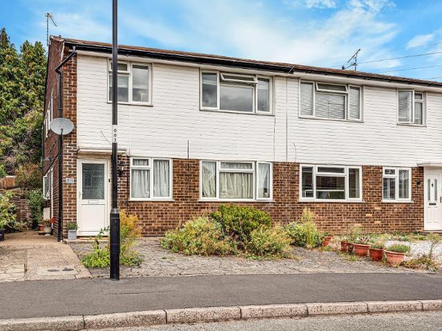2 bedroom maisonette for sale