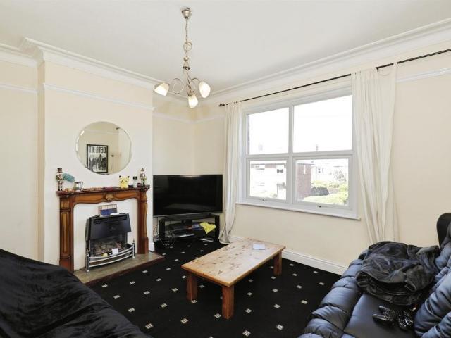 2 bedroom maisonette for sale