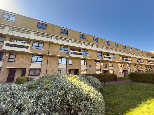 2 bedroom maisonette for sale