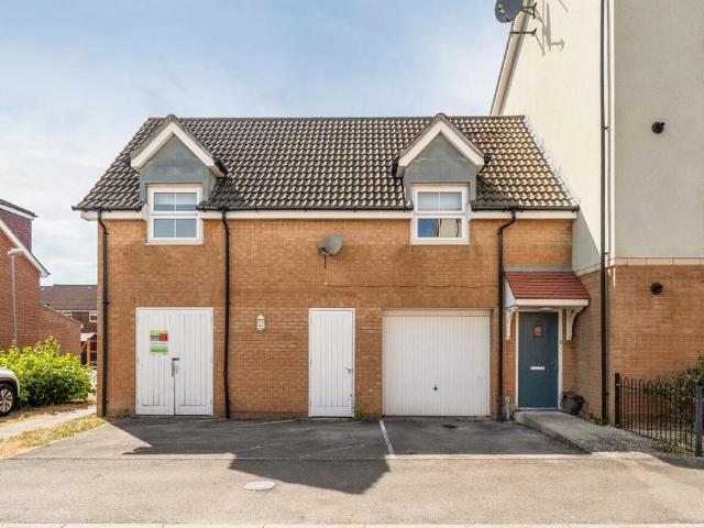 2 bedroom maisonette for sale