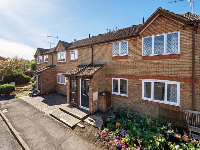 2 bedroom maisonette for sale
