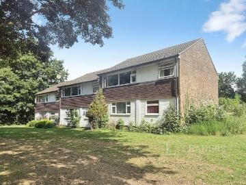2 bedroom maisonette for sale