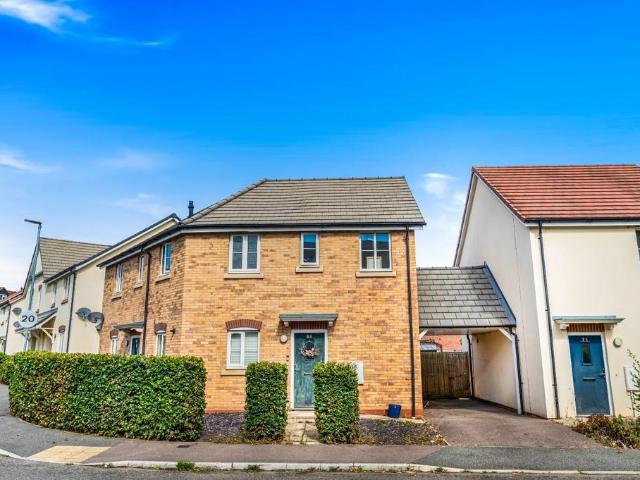 2 bedroom maisonette for sale