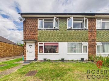 2 bedroom maisonette for sale