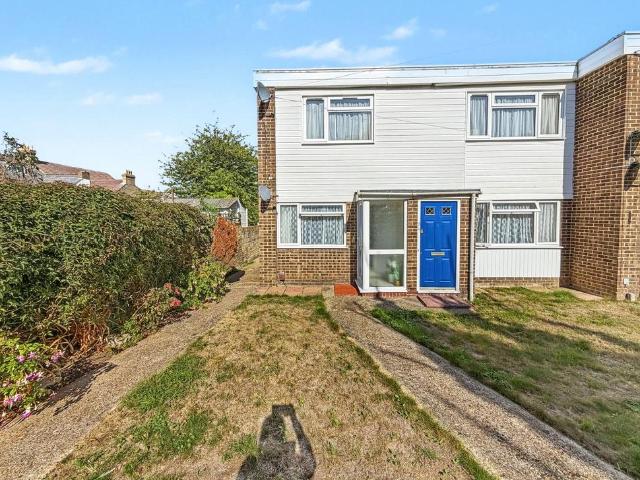 2 bedroom maisonette for sale