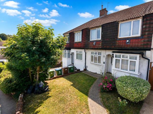 2 bedroom maisonette for sale