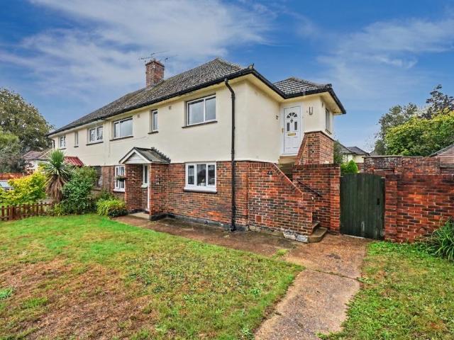 2 bedroom maisonette for sale