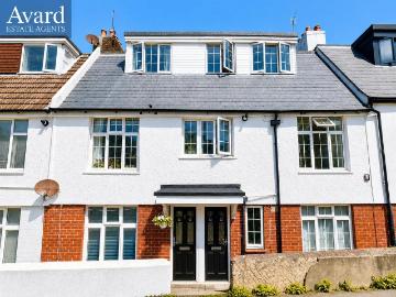 2 bedroom maisonette for sale