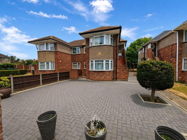 2 bedroom maisonette for sale