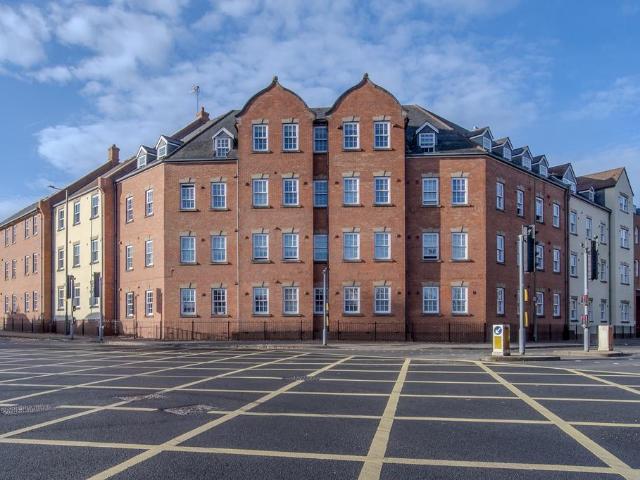 2 bedroom maisonette for sale