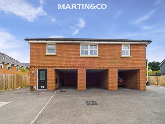 2 bedroom maisonette for sale
