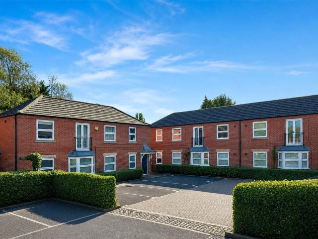 2 bedroom maisonette for sale