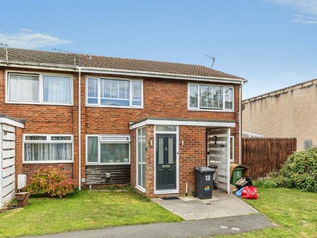 2 bedroom maisonette for sale