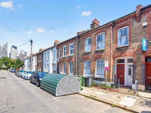 2 bedroom maisonette for sale