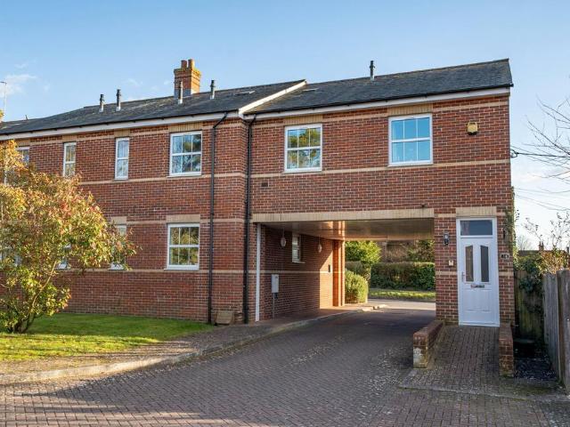 2 bedroom maisonette for sale