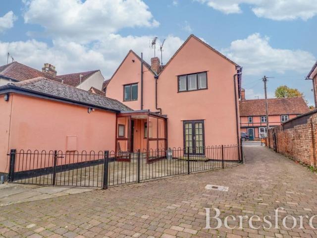 2 bedroom maisonette for sale