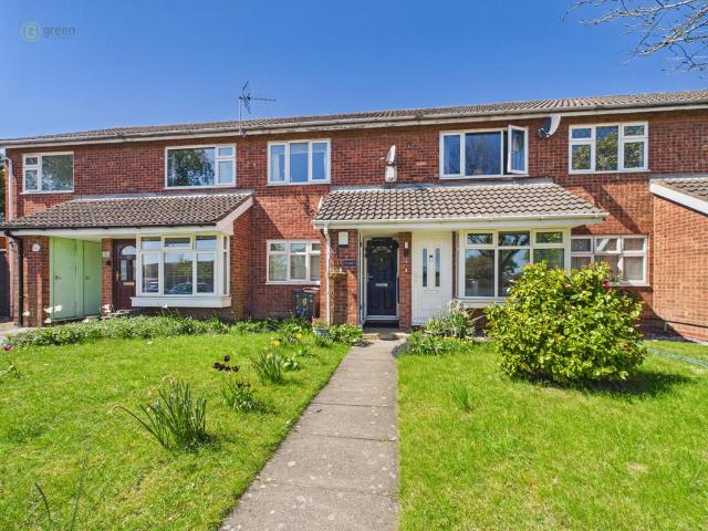 2 bedroom maisonette for sale
