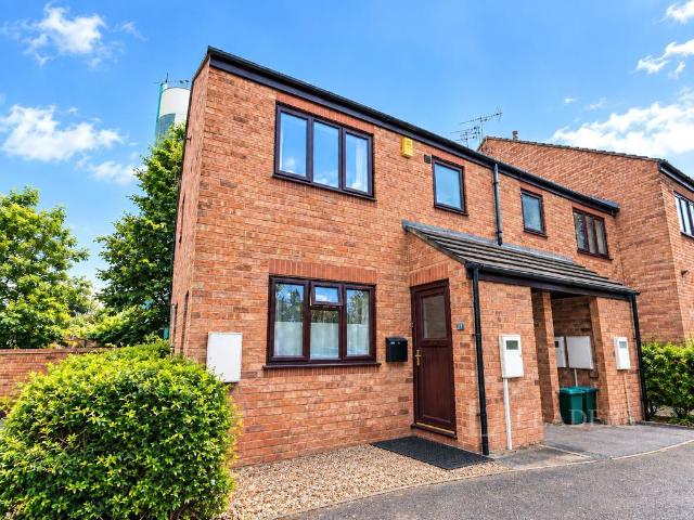 2 bedroom maisonette for sale