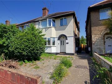 2 bedroom maisonette for sale