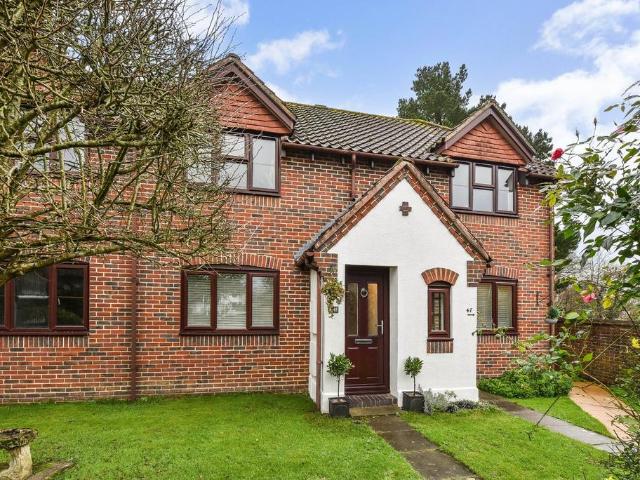 2 bedroom maisonette for sale