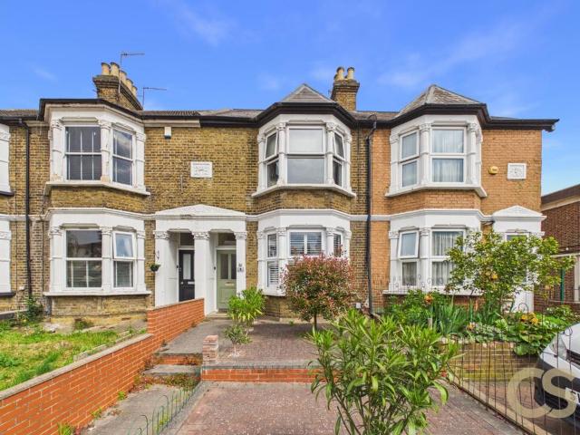 2 bedroom maisonette for sale
