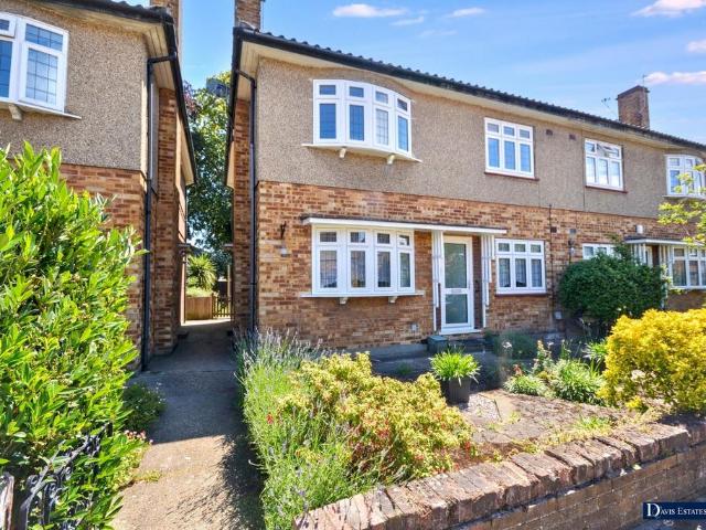 2 bedroom maisonette for sale