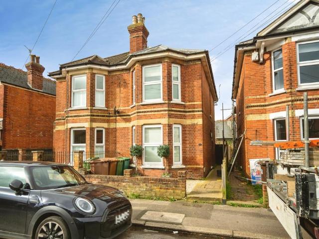 2 bedroom maisonette for sale