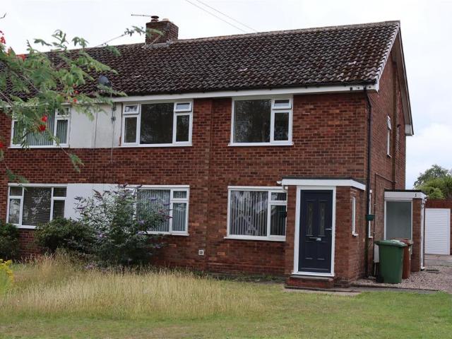 2 bedroom maisonette for sale