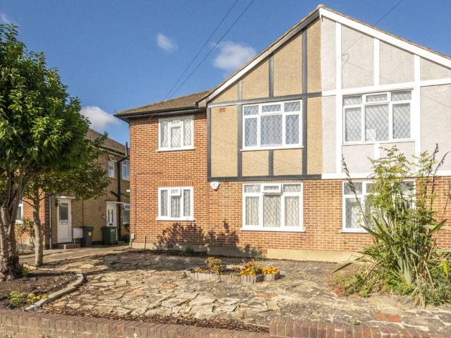 2 bedroom maisonette for sale