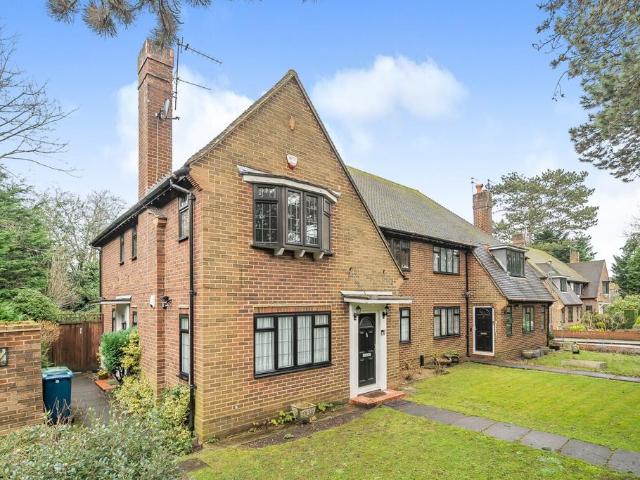 2 bedroom maisonette for sale