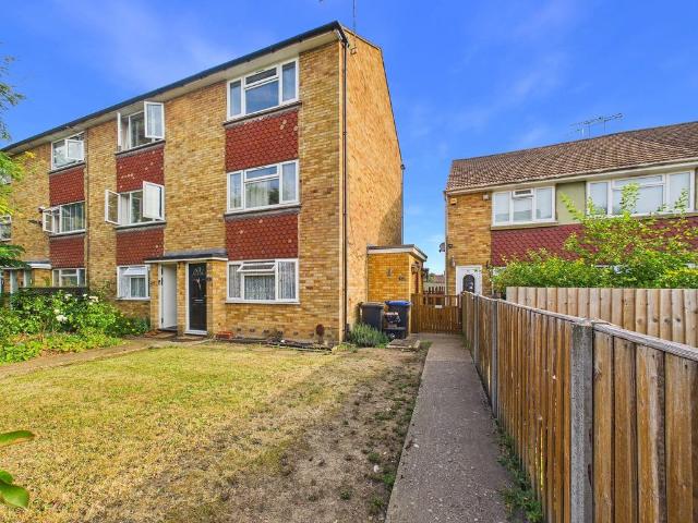 2 bedroom maisonette for sale
