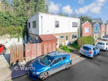2 bedroom maisonette for sale