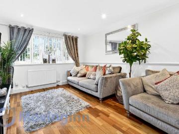 2 bedroom maisonette for sale