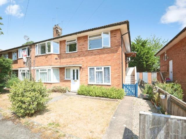 2 bedroom maisonette for sale